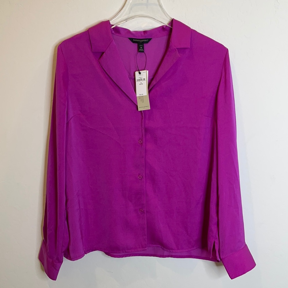 New Banana Republic blouse size Medium 🌵